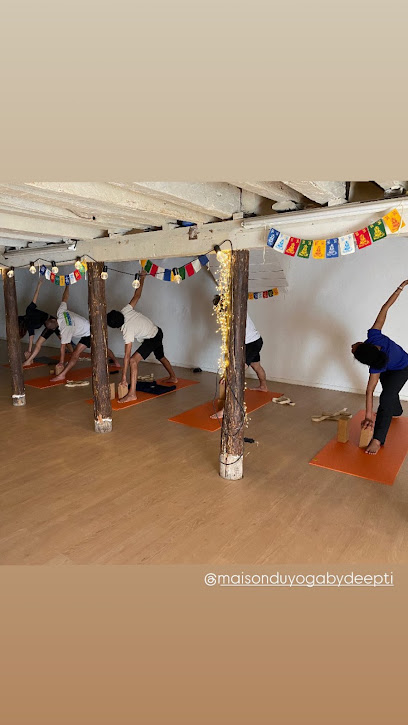Maison Du Yoga By Deepti, Marseille