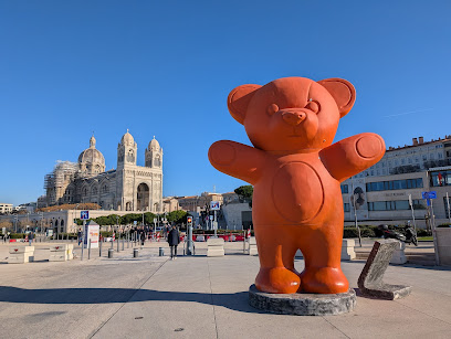 Statue d'ours en Peluche, Marseille